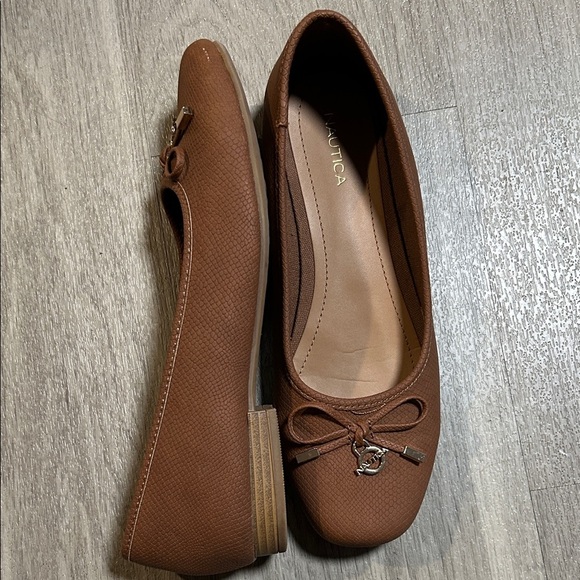 Nautica Textured Brown Loafers with Bow - Picture 6 of 8